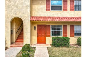 1112 MAIN STREET, LEESBURG, FL 34748 Sold 04/28/25