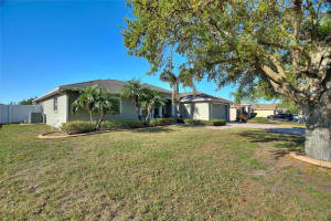410 MAJESTIC GARDENS BOULEVARD, WINTER HAVEN, FL 33880 Sold 05/14/25