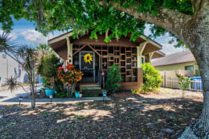 948 DORA AVENUE, TAVARES, FL 32778 Sold 07/07/25