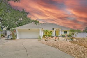 202 N PALM AVE, HOWEY IN THE HILLS, FL 34737 Sold 12/02/25