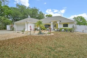 202 N PALM AVE, HOWEY IN THE HILLS, FL 34737 Sold 12/02/25