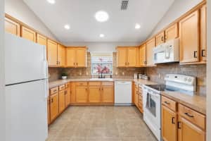 2042 HYDRANGEA AVENUE, THE VILLAGES, FL 32162 Sold 07/24/25