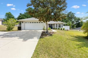 210 FOREST PARK LANE, LADY LAKE, FL 32159 Sold 04/17/25