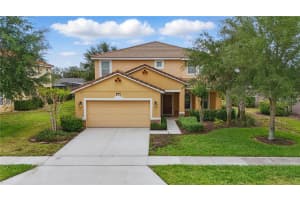 4147 Oaktree Dr, DAVENPORT