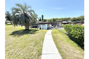 11545 HICKORY LANE, TAVARES, FL 32778 - MLS#MFRG5095819