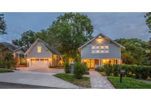 908 N Tremain St, MOUNT DORA