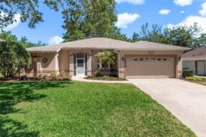 5209 GROVE MANOR, LADY LAKE, FL 32159 Sold 07/31/25