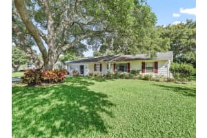 2401 GREENLAW COURT, LEESBURG, FL 34788 Sold 05/15/25