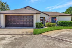 1908 Oak Cir, TAVARES