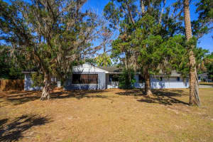 201 LONE OAK DRIVE, LEESBURG, FL 34748 Sold 05/19/25