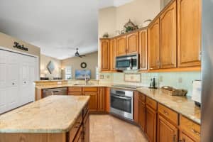 7685 LAKE ANGELINA DRIVE, MOUNT DORA, FL 32757 Sold 06/04/25