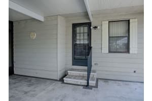 1437 APACHE CIRCLE, TAVARES, FL 32778 Sold 08/06/25