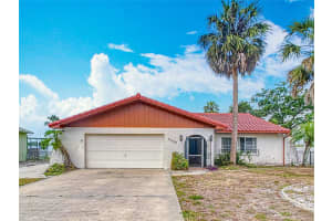 33620 Picciola Dr Fruitland Park, FL 34731 - Off Market
