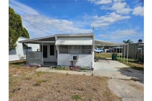 1425 COUNTY DRIVE, TAVARES, FL 32778 Sold 06/06/25
