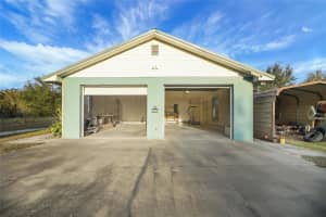 9236 COUNTY ROAD 48, YALAHA, FL 34797 Sold 10/08/25