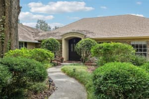 1930 COUNTRY CLUB ROAD, EUSTIS, FL 32726 Sold 09/03/25