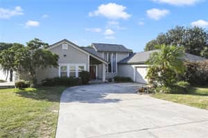1226 Overlook Rd, EUSTIS