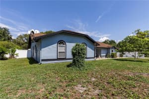 5521 OAK STREET, MOUNT DORA, FL 32757 - MLS#MFRG5097625