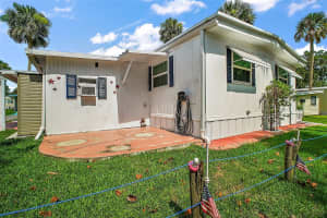 124A SHADY LANE, EUSTIS, FL 32726 Sold 06/27/25