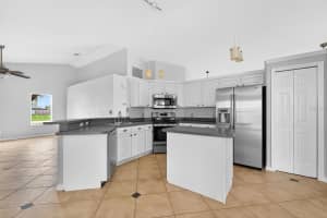 2705 BAYVIEW DR, EUSTIS, FL 32726 Sold 10/03/25