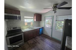 7306 EARLWOOD AVENUE, MOUNT DORA, FL 32757 - MLS#MFRG5098135