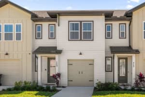 709 Longboat Dr, DAVENPORT