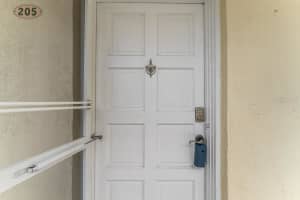 101 N Grandview St #205, MOUNT DORA