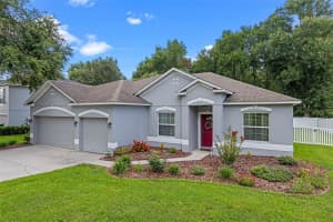 1702 HOOFPRINT COURT, FRUITLAND PARK, FL 34731 Sold 12/08/25