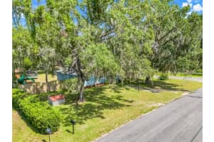300 LAKE AVENUE, LEESBURG, FL 34748 Sold 08/27/25