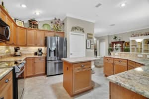577 BEVILLE PLACE, THE VILLAGES, FL 32163 Sold 10/01/25