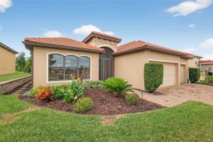 301 CRESTRUN LOOP, LEESBURG, FL 34748 - MLS#MFRG5099292