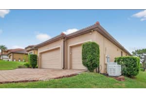 301 CRESTRUN LOOP, LEESBURG, FL 34748 - MLS#MFRG5099292