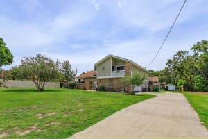 800 LAKEVIEW AVENUE, MOUNT DORA, FL 32757 - MLS#MFRG5099418