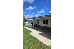 908 SILVER OAK AVENUE, LADY LAKE, FL 32159 - MLS#MFRG5099563