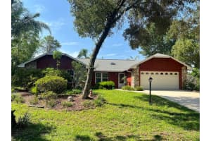 825 N 3rd Ave, DELTONA