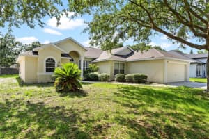2414 E Moonlight Ln, EUSTIS