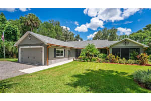 402 LAKE STREET, UMATILLA, FL 32784 Sold 09/23/25