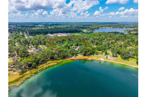 402 LAKE STREET, UMATILLA, FL 32784 Sold 09/23/25