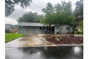 37345 Oak Ln, UMATILLA