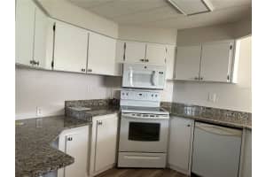 1353 WINDSOR STREET, TAVARES, FL 32778 - MLS#MFRG5099707