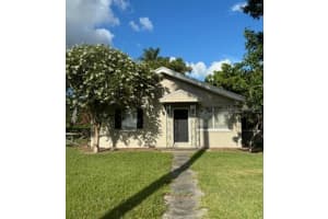 10 TROWELL AVENUE, UMATILLA, FL 32784 Sold 08/08/25
