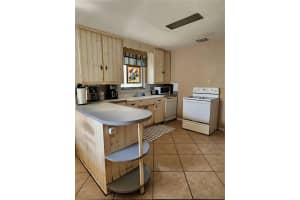10 TROWELL AVENUE, UMATILLA, FL 32784 Sold 08/08/25