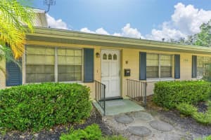 445 S Grandview St #10, MOUNT DORA
