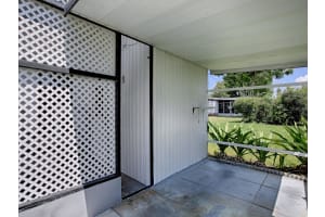 605 JASON DRIVE, LADY LAKE, FL 32159 - MLS#MFRG5099881