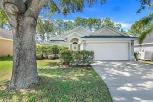458 Halstead Dr, DAVENPORT