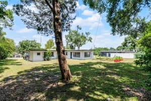 725 EAST AVENUE, CLERMONT, FL 34711 Sold 08/29/25