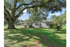 2199 E C 48, BUSHNELL