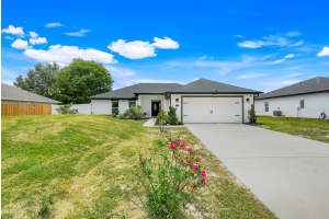 2412 Ainsworth Ave, DELTONA