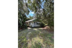 560 OWENS LANE, UMATILLA, FL 32784 Sold 10/24/25