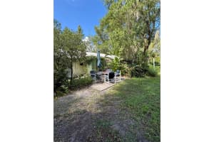 560 OWENS LANE, UMATILLA, FL 32784 Sold 10/24/25